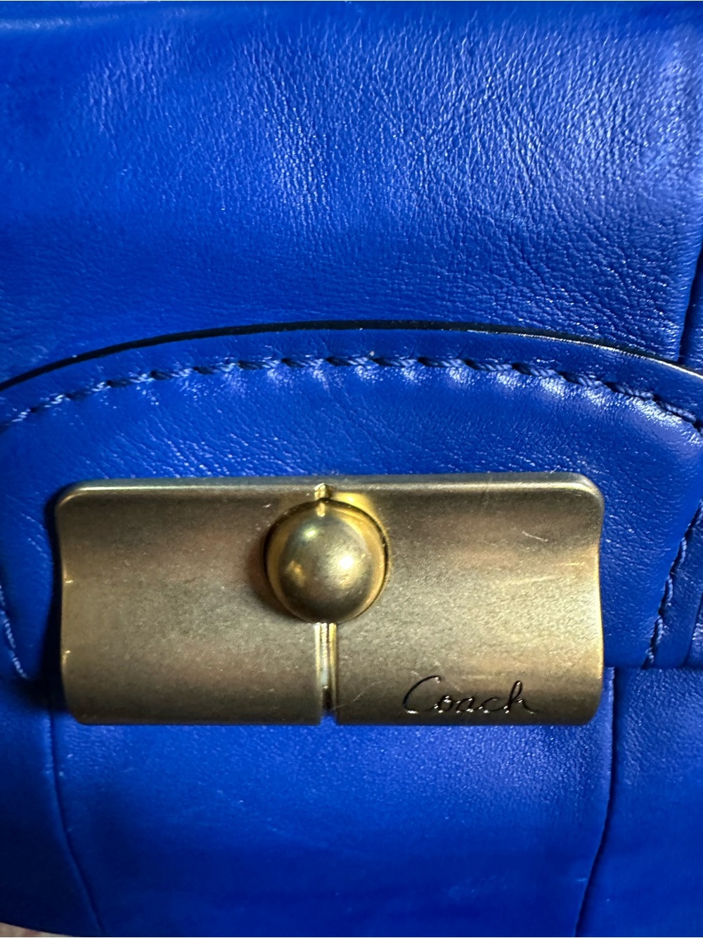 Coach Electric Blue Leather Shoulder Bag with Gold Hardware - Picture 7 of 16